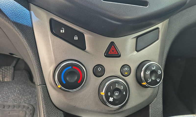Chevrolet Sonic 1.6 ...