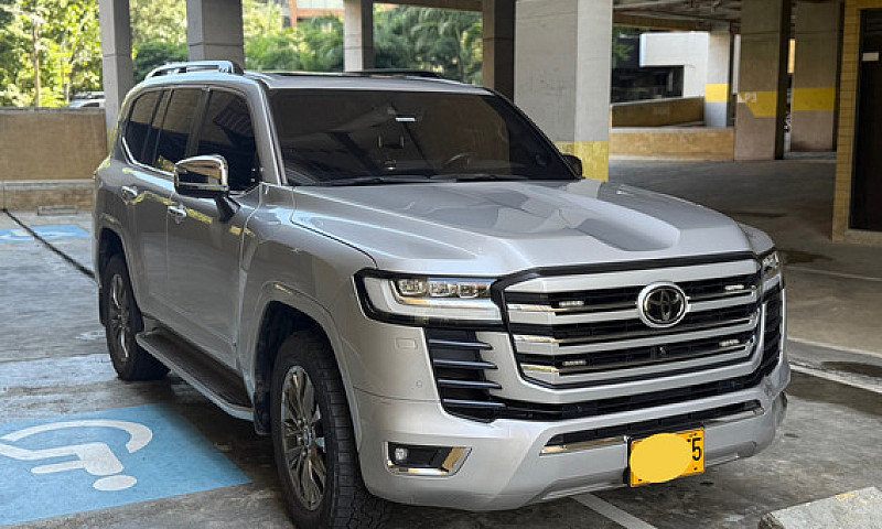 Toyota Land Cruiser ...