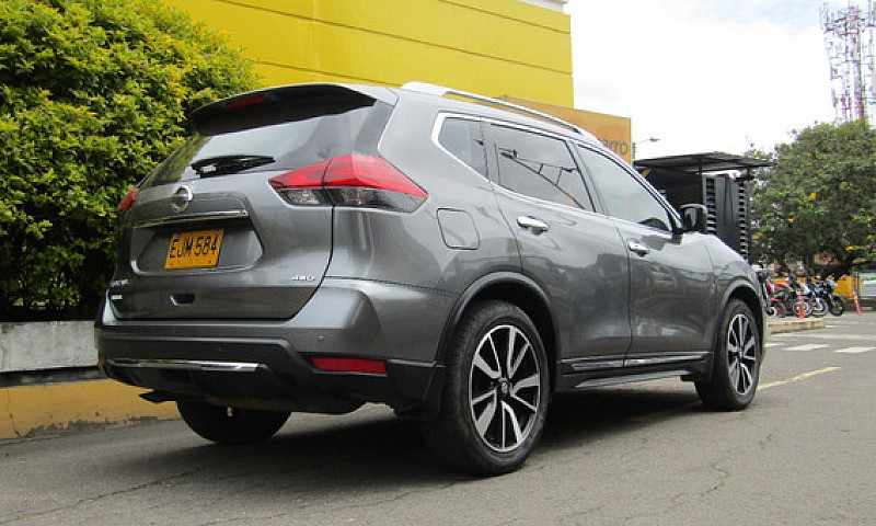 Nissan X-Trail 2.5 E...