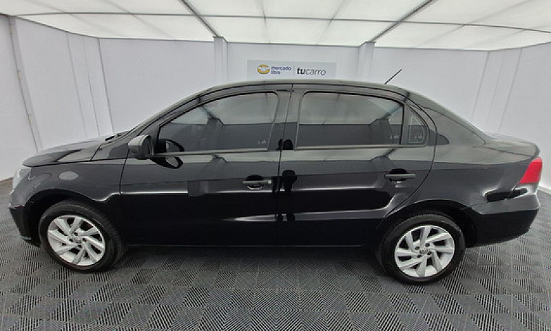 Volkswagen Voyage 1....