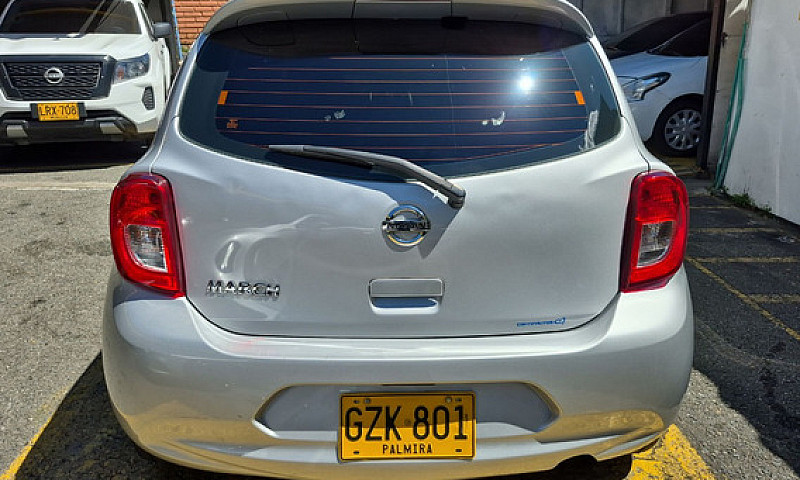 Nissan March 1.6 Adv...