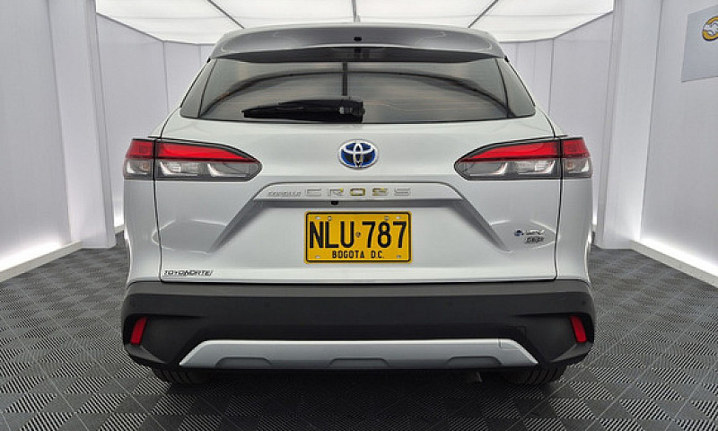 Toyota Corolla Cross...