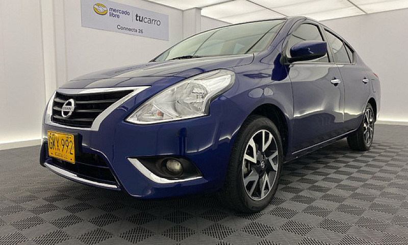 Nissan Versa 1.6 Adv...
