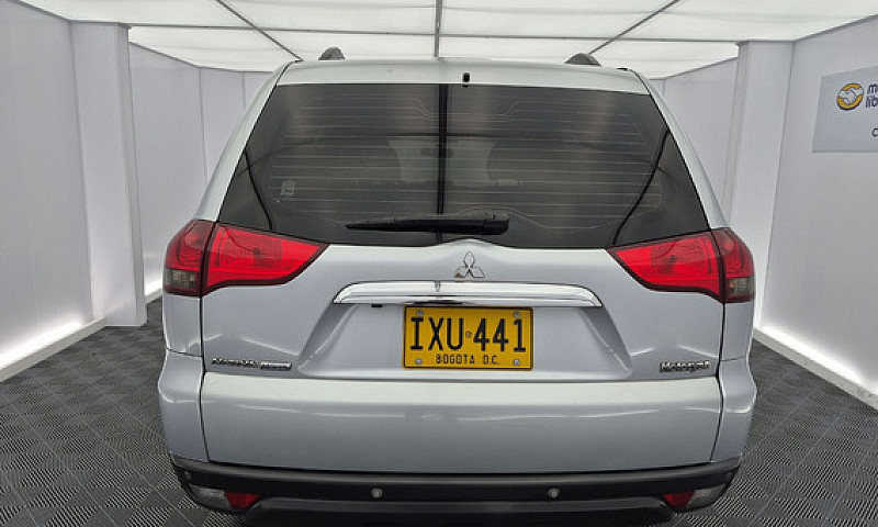 Mitsubishi Nativa 2....