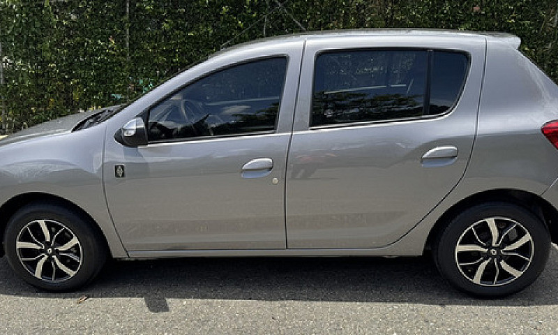 Renault Sandero 1.6 ...