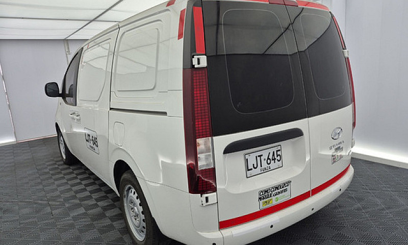 Hyundai Staria 2.2L ...