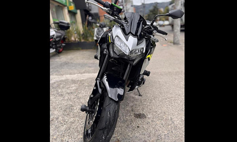 Kawasaki Z900 2023...
