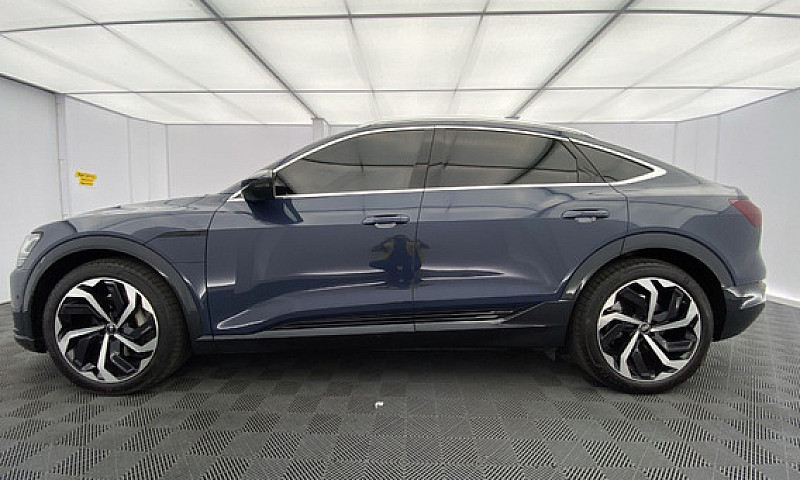 Audi Q8 E-Tron Sport...