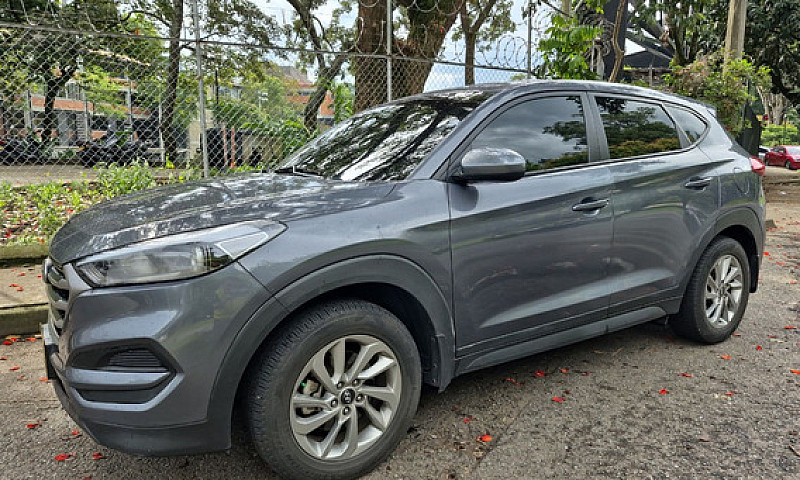 Hyundai Tucson Ix-35...