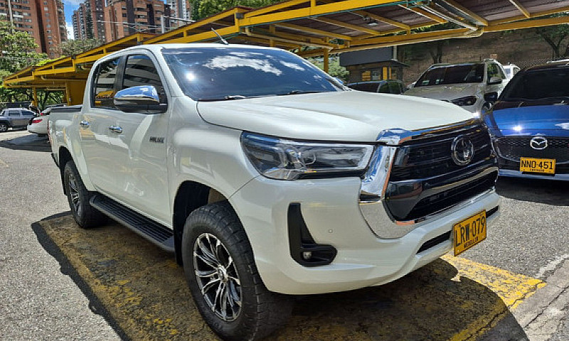 Toyota Hilux 2.4 Die...