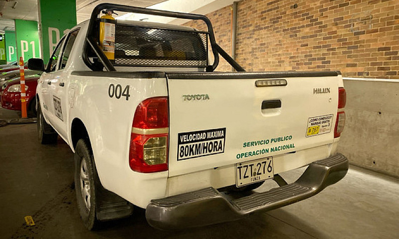 Toyota Hilux 2.5 Imv...