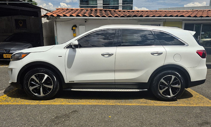 Kia Sorento 3.3 Trus...