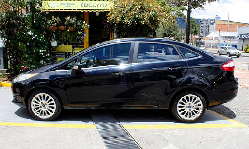 Ford Fiesta 1.6 Tita...