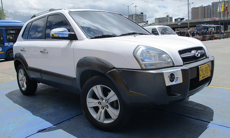 Hyundai Tucson Gl 4X...