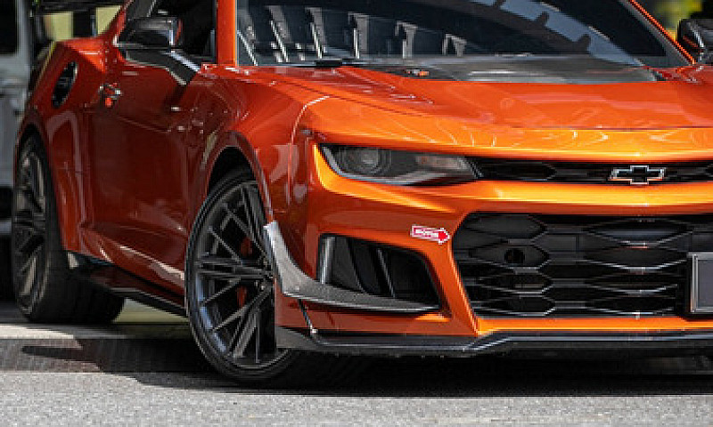 Chevrolet Camaro Zl1...