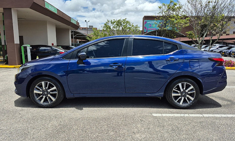 Nissan Versa 1.6 Adv...