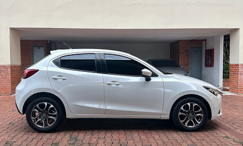 Mazda 2 Touring Aut...