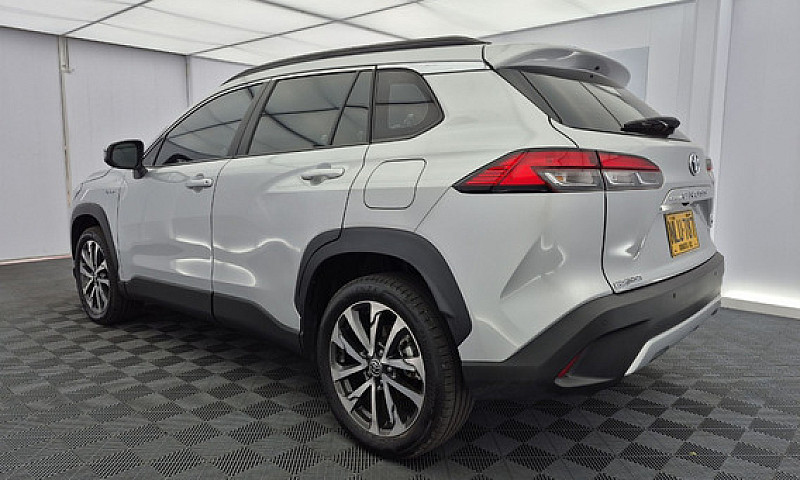 Toyota Corolla Cross...