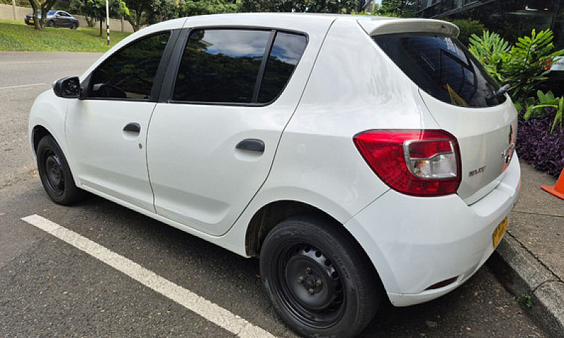 Renault Sandero 1.6 ...