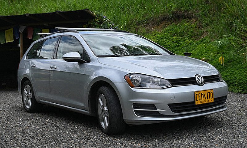 Volkswagen Golf Spor...