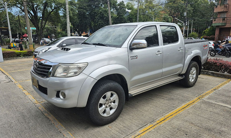 Toyota Hilux 3.0 Srv...