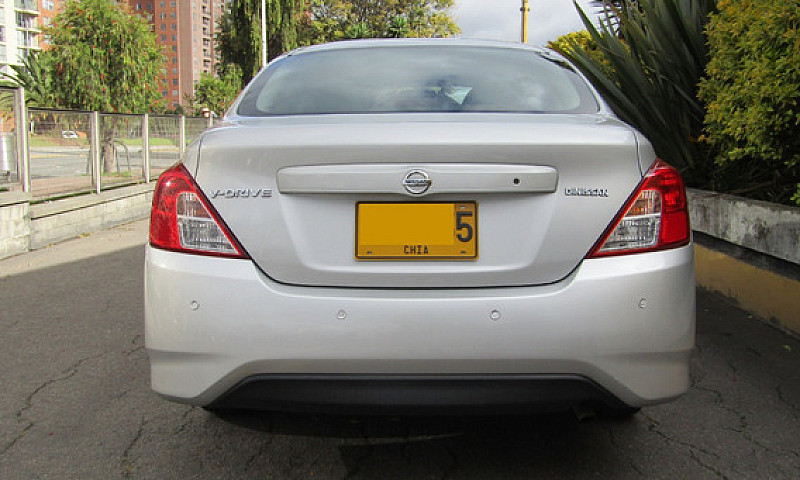 Nissan Versa 1.6 V-D...