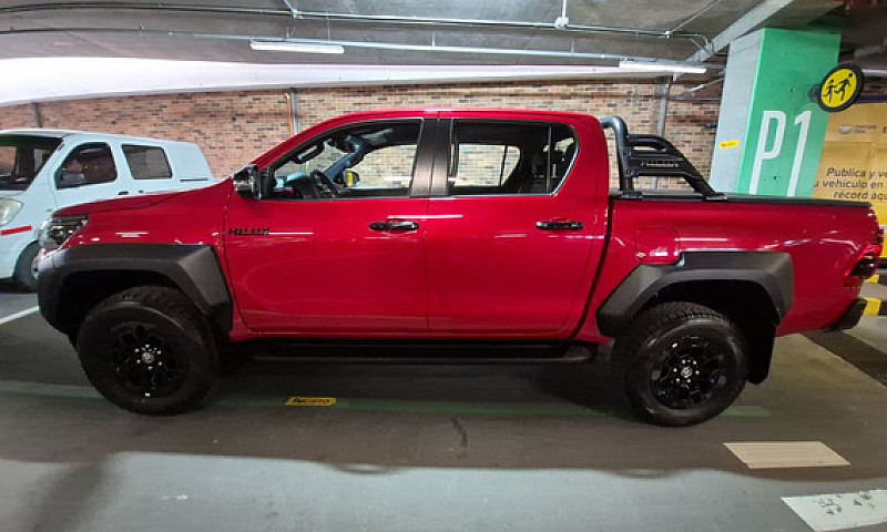 Toyota Hilux 2.8 Gr-...