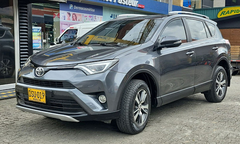 Toyota Rav4 2.0 Stre...