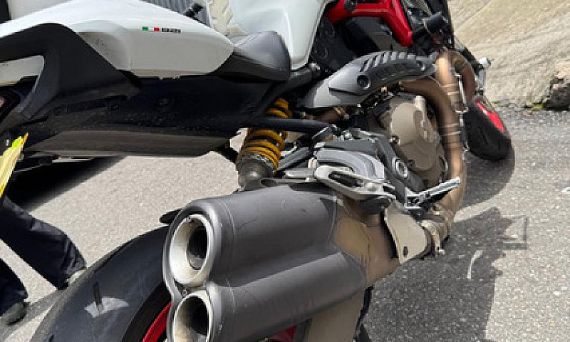 Ducati Monster 821...