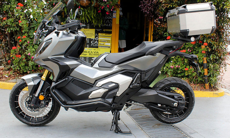 Honda Xadv 750...