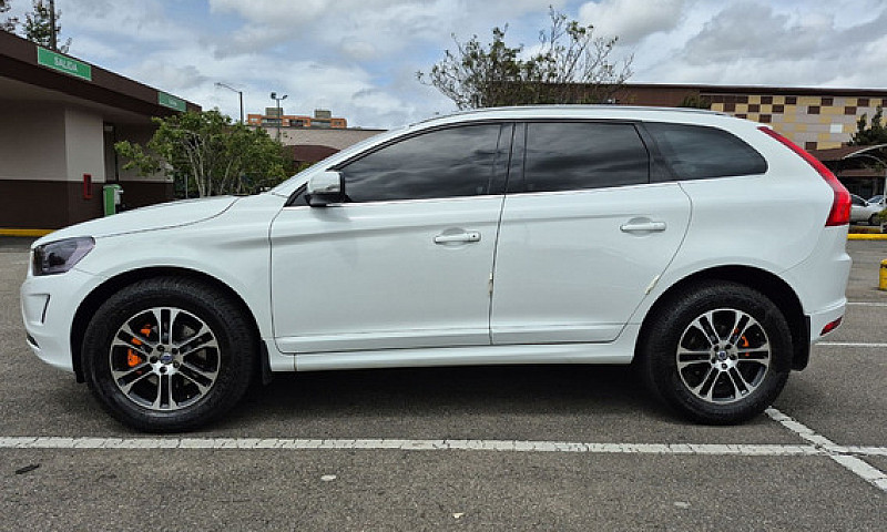 Volvo Xc60 2.5 T5  S...