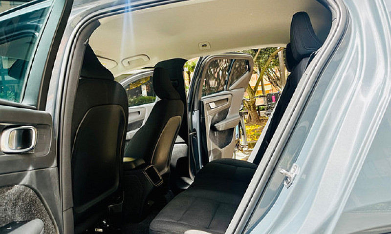 Volvo Xc40 2.0 T4 Ki...