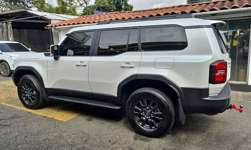 Toyota Land Cruiser ...