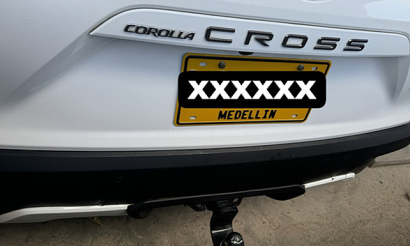 Toyota Corolla Cross...