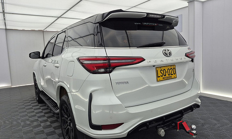 Toyota Fortuner 2.8 ...