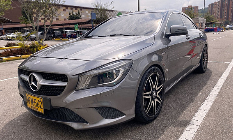 Mercedes Benz Cla200...