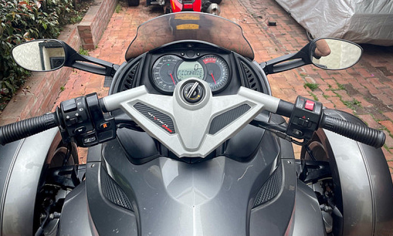 Spyder Can Am Rs...