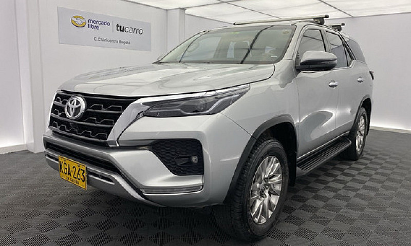 Toyota Fortuner ...