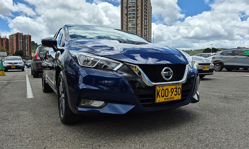 Nissan Versa 1.6 Adv...