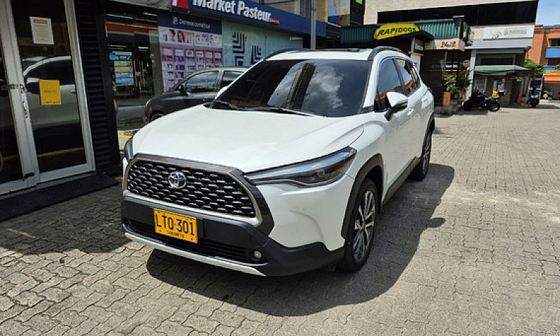 Toyota Corolla Cross...