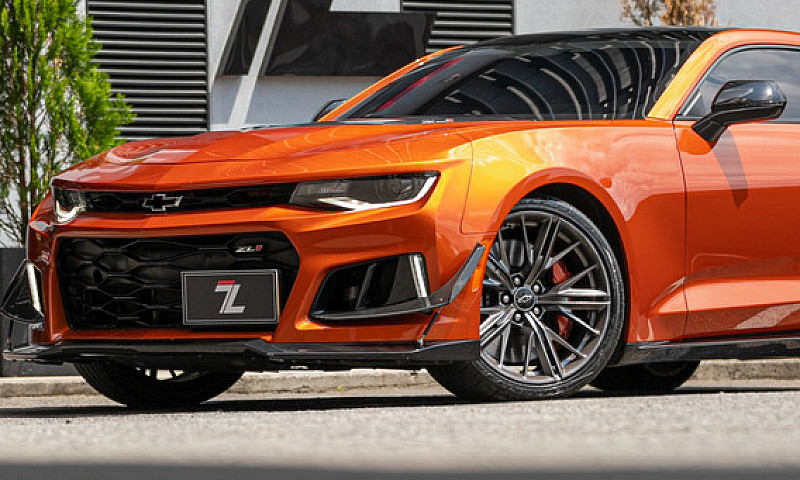 Chevrolet Camaro Zl1...