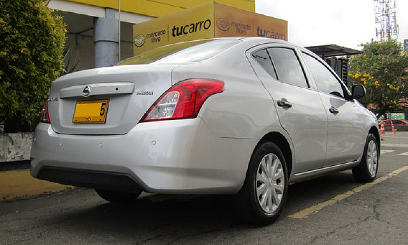 Nissan Versa 1.6 V-D...