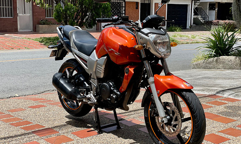 Moto Fz16 Yamaha...