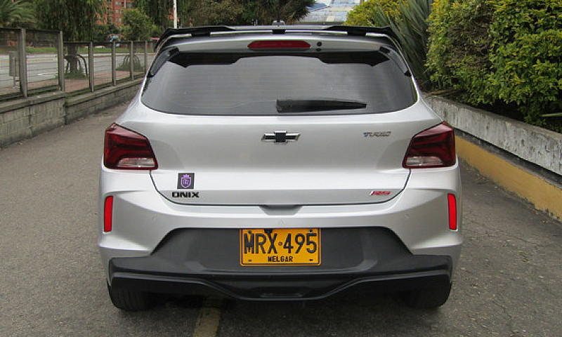 Chevrolet Onix 1.0T ...