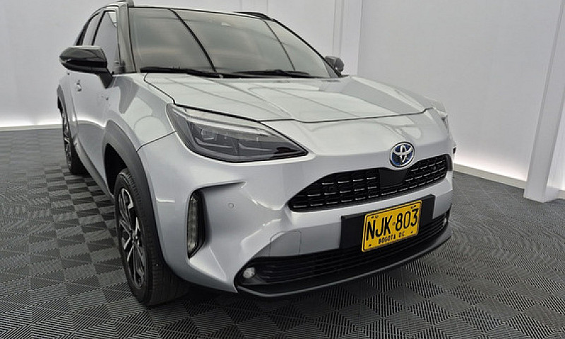 Toyota Yaris Cross 1...