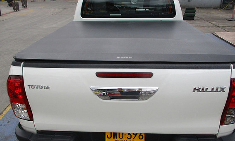 Toyota Hilux  4X4 24...