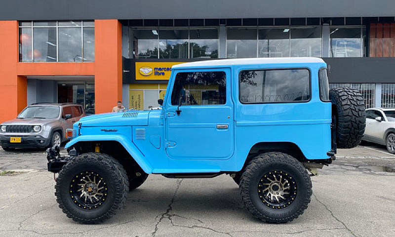 Toyota Land Cruiser ...