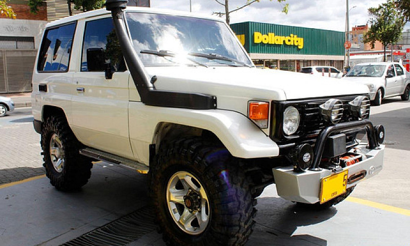 Toyota Land Cruiser ...