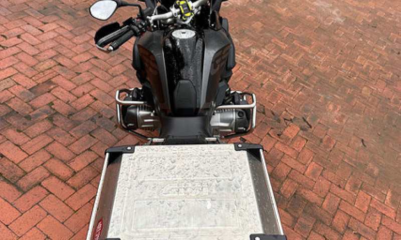 Bmw Gs 1250...