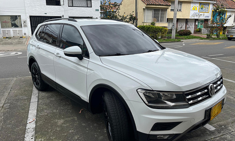 Volkswagen Tiguan Al...